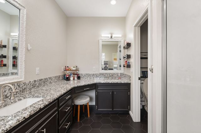1907 Clearview Drive, Ennis, TX 75119