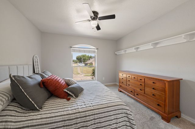 1907 Clearview Drive, Ennis, TX 75119