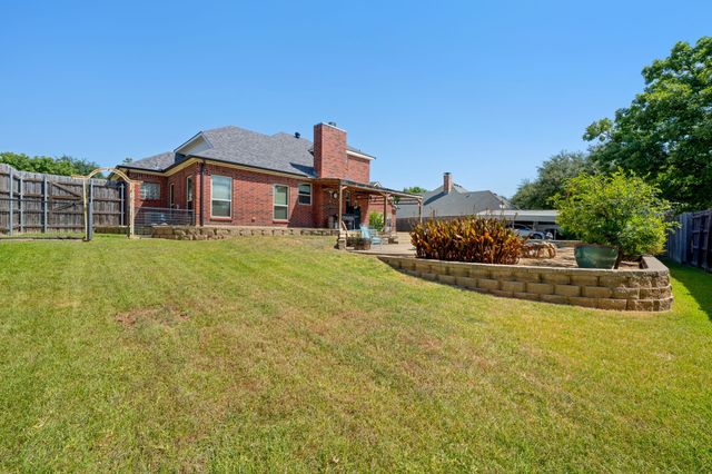 1907 Clearview Drive, Ennis, TX 75119