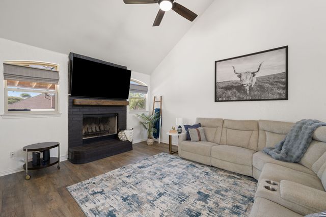 1907 Clearview Drive, Ennis, TX 75119