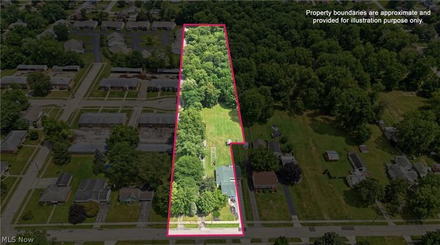 959 Beechwood Drive, Girard, OH 44420