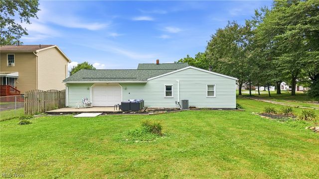 959 Beechwood Drive, Girard, OH 44420