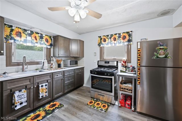 959 Beechwood Drive, Girard, OH 44420