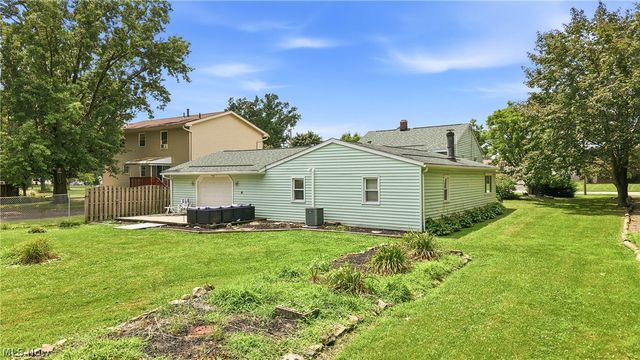 959 Beechwood Drive, Girard, OH 44420