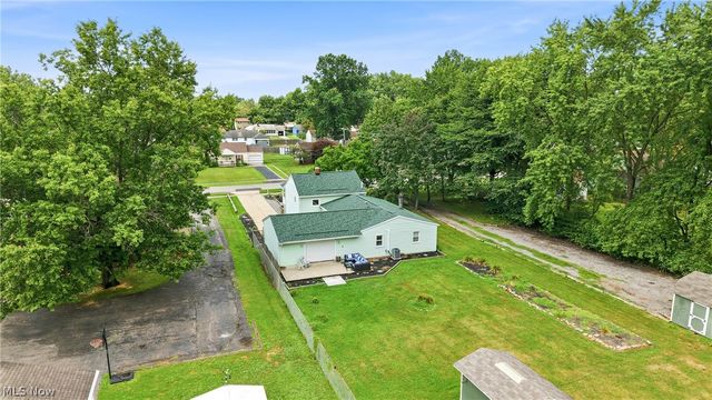 959 Beechwood Drive, Girard, OH 44420