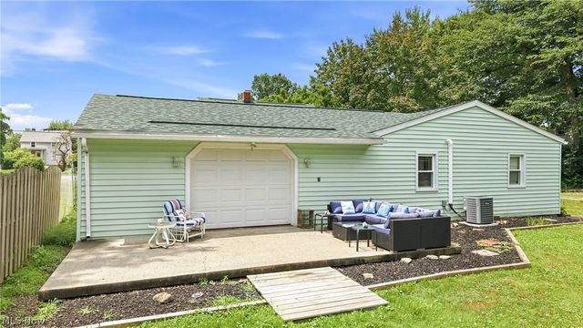 959 Beechwood Drive, Girard, OH 44420