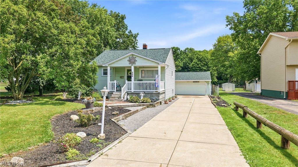 959 Beechwood Drive, Girard, OH 44420