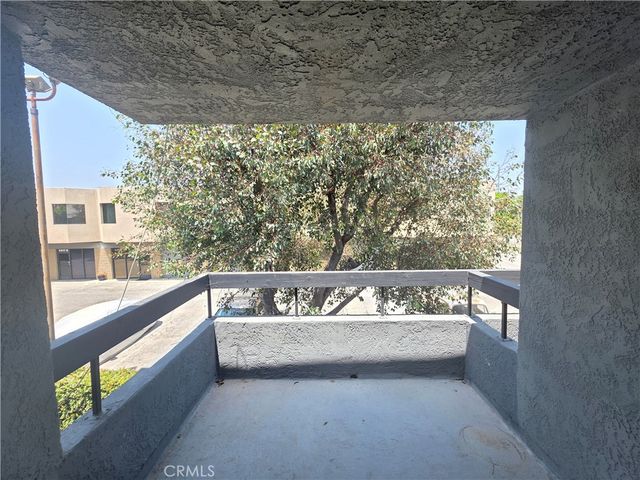 6911 Woodley 106, Van Nuys, CA 91406