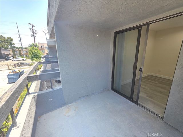 6911 Woodley 106, Van Nuys, CA 91406