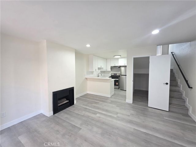6911 Woodley 106, Van Nuys, CA 91406