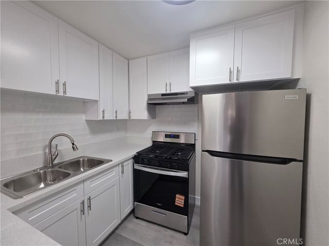 6911 Woodley 106, Van Nuys, CA 91406
