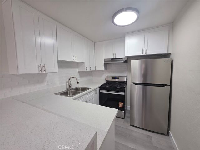 6911 Woodley 106, Van Nuys, CA 91406