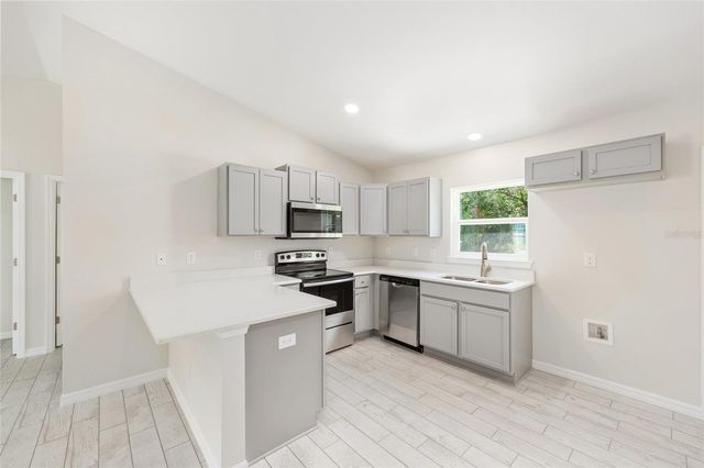 94 DOGWOOD DRIVE LOOP, Ocala, FL 34472