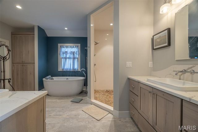 2740 Tyrol View Court, Innsbrook, MO 63390