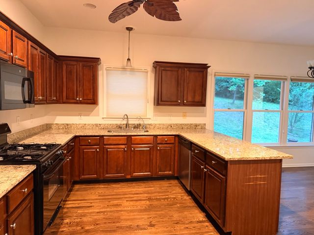 8449 Indian Hills Dr, Nashville, TN 37221