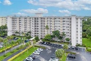 3150 N Palm Aire Dr 905, Pompano Beach, FL 33069