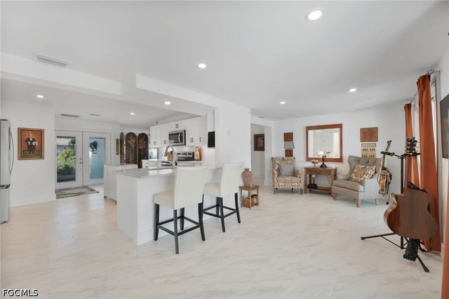 9 Fairview BLVD, Fort Myers Beach, FL 33931