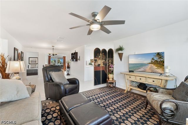 9 Fairview BLVD, Fort Myers Beach, FL 33931