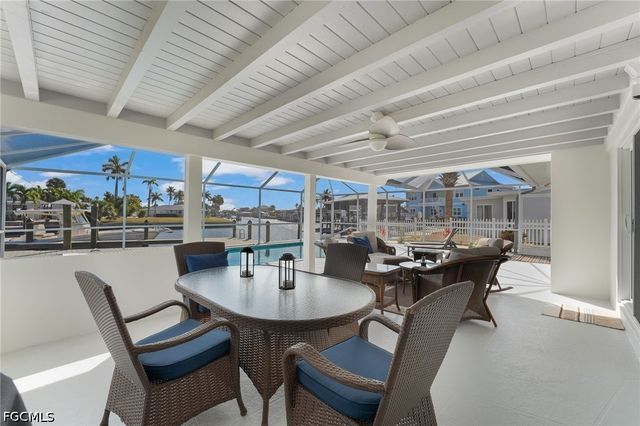 9 Fairview BLVD, Fort Myers Beach, FL 33931