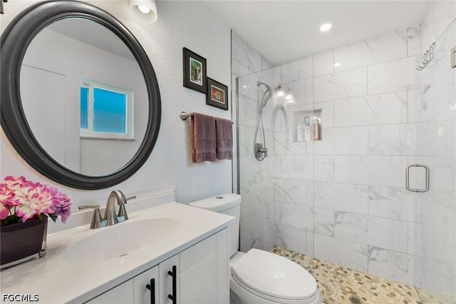 9 Fairview BLVD, Fort Myers Beach, FL 33931