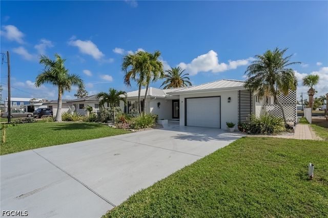 9 Fairview BLVD, Fort Myers Beach, FL 33931