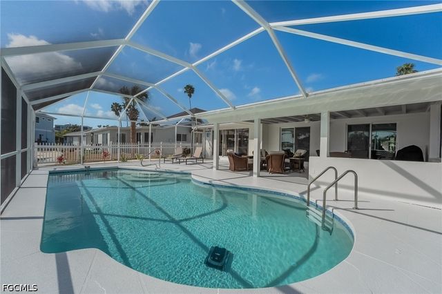 9 Fairview BLVD, Fort Myers Beach, FL 33931