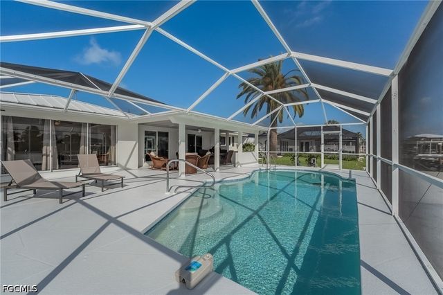 9 Fairview BLVD, Fort Myers Beach, FL 33931