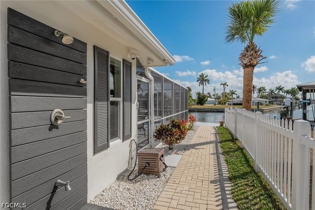 9 Fairview BLVD, Fort Myers Beach, FL 33931