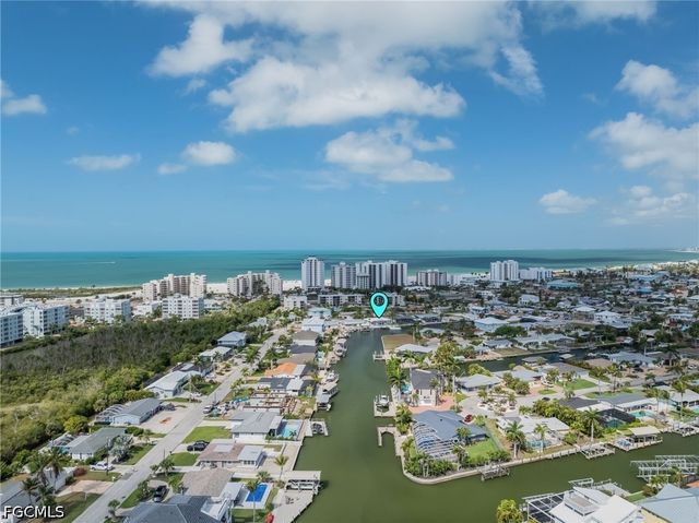 9 Fairview BLVD, Fort Myers Beach, FL 33931