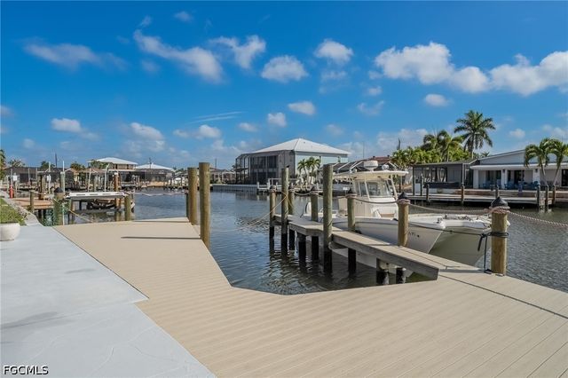 9 Fairview BLVD, Fort Myers Beach, FL 33931