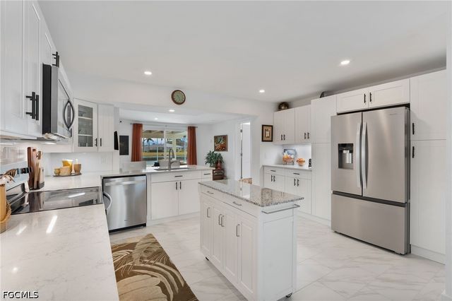 9 Fairview BLVD, Fort Myers Beach, FL 33931