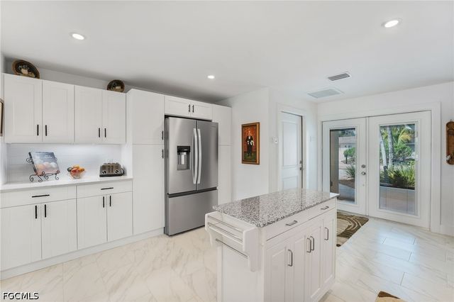 9 Fairview BLVD, Fort Myers Beach, FL 33931