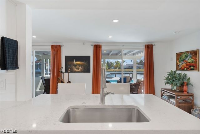 9 Fairview BLVD, Fort Myers Beach, FL 33931