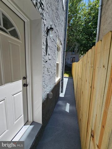 1835 N GRATZ ST, Philadelphia, PA 19121
