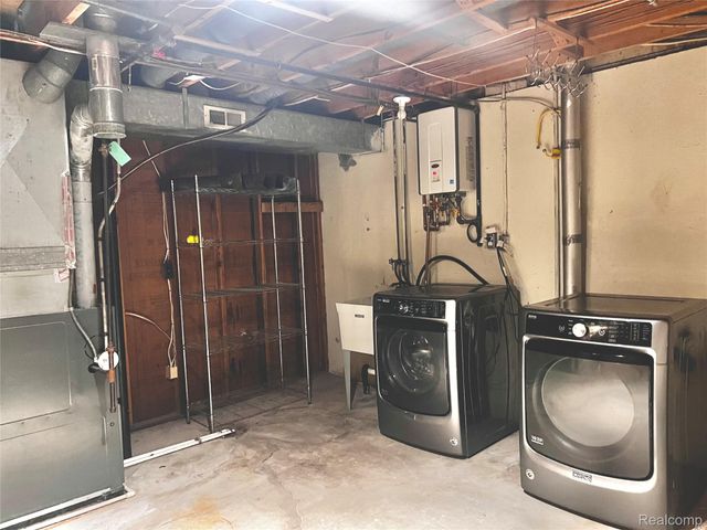 35467 Heritage Lane, Farmington, MI 48335