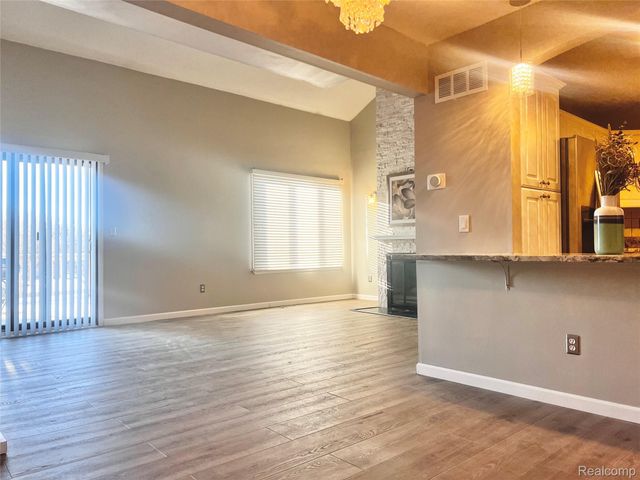 35467 Heritage Lane, Farmington, MI 48335