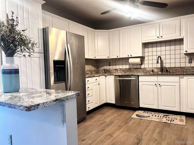 35467 Heritage Lane, Farmington, MI 48335