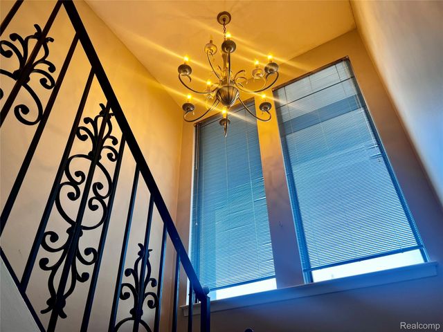 35467 Heritage Lane, Farmington, MI 48335