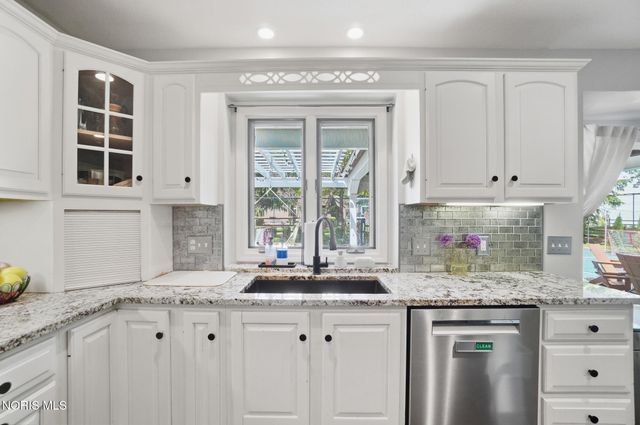 5065 Green Spruce Drive, Sylvania, OH 43560