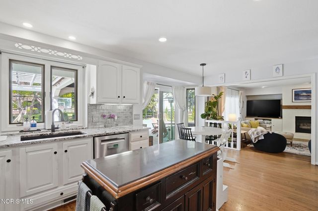 5065 Green Spruce Drive, Sylvania, OH 43560