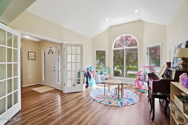 5065 Green Spruce Drive, Sylvania, OH 43560