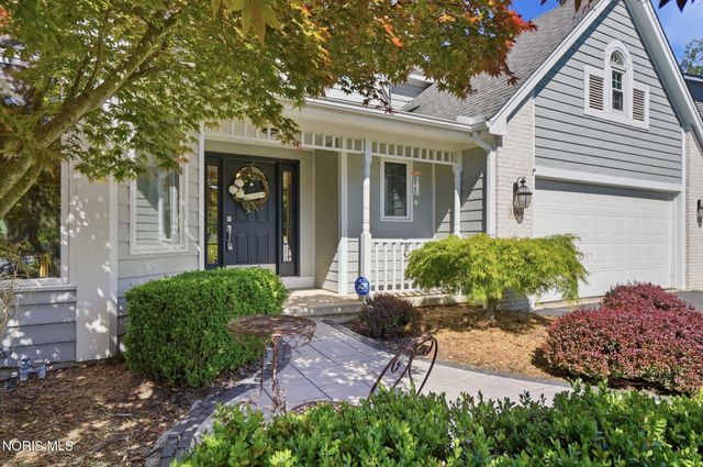 5065 Green Spruce Drive, Sylvania, OH 43560
