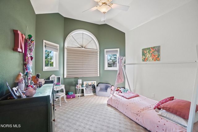 5065 Green Spruce Drive, Sylvania, OH 43560