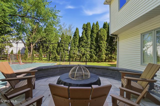 5065 Green Spruce Drive, Sylvania, OH 43560