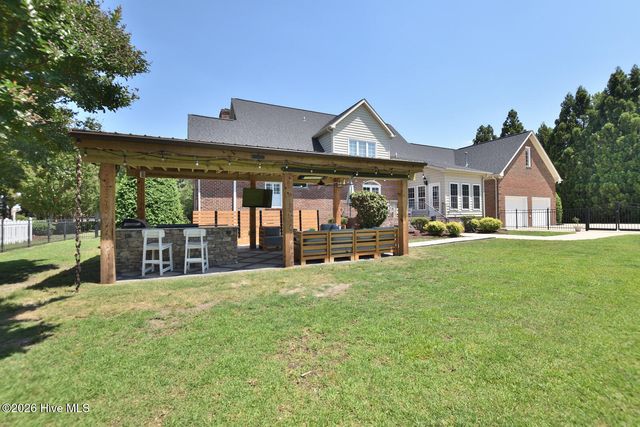 3804 Sterling Trace Drive, Winterville, NC 28590