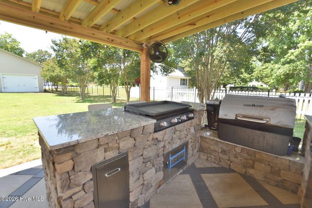3804 Sterling Trace Drive, Winterville, NC 28590