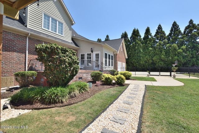 3804 Sterling Trace Drive, Winterville, NC 28590