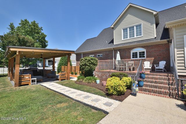 3804 Sterling Trace Drive, Winterville, NC 28590