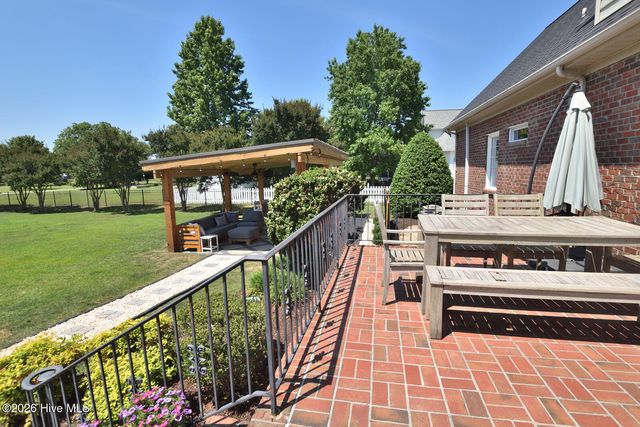 3804 Sterling Trace Drive, Winterville, NC 28590