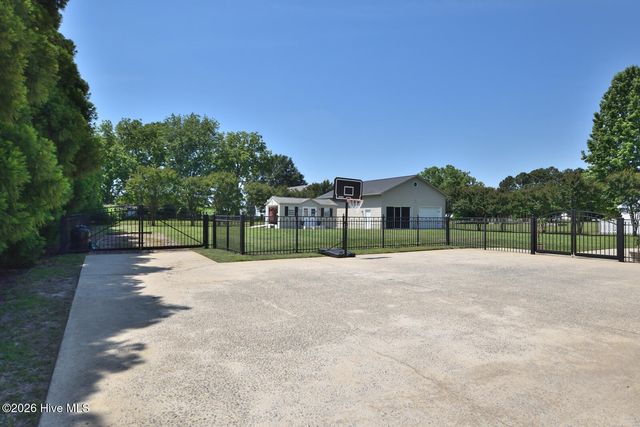 3804 Sterling Trace Drive, Winterville, NC 28590